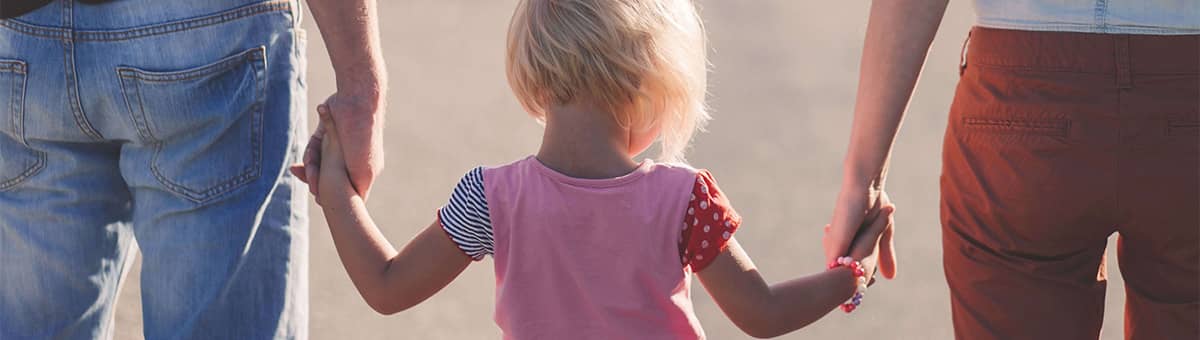 What are typical child contact arrangements?